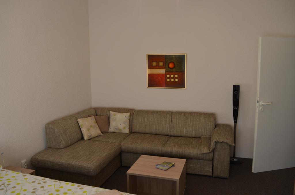 Apartment Downtown Osijek Room photo